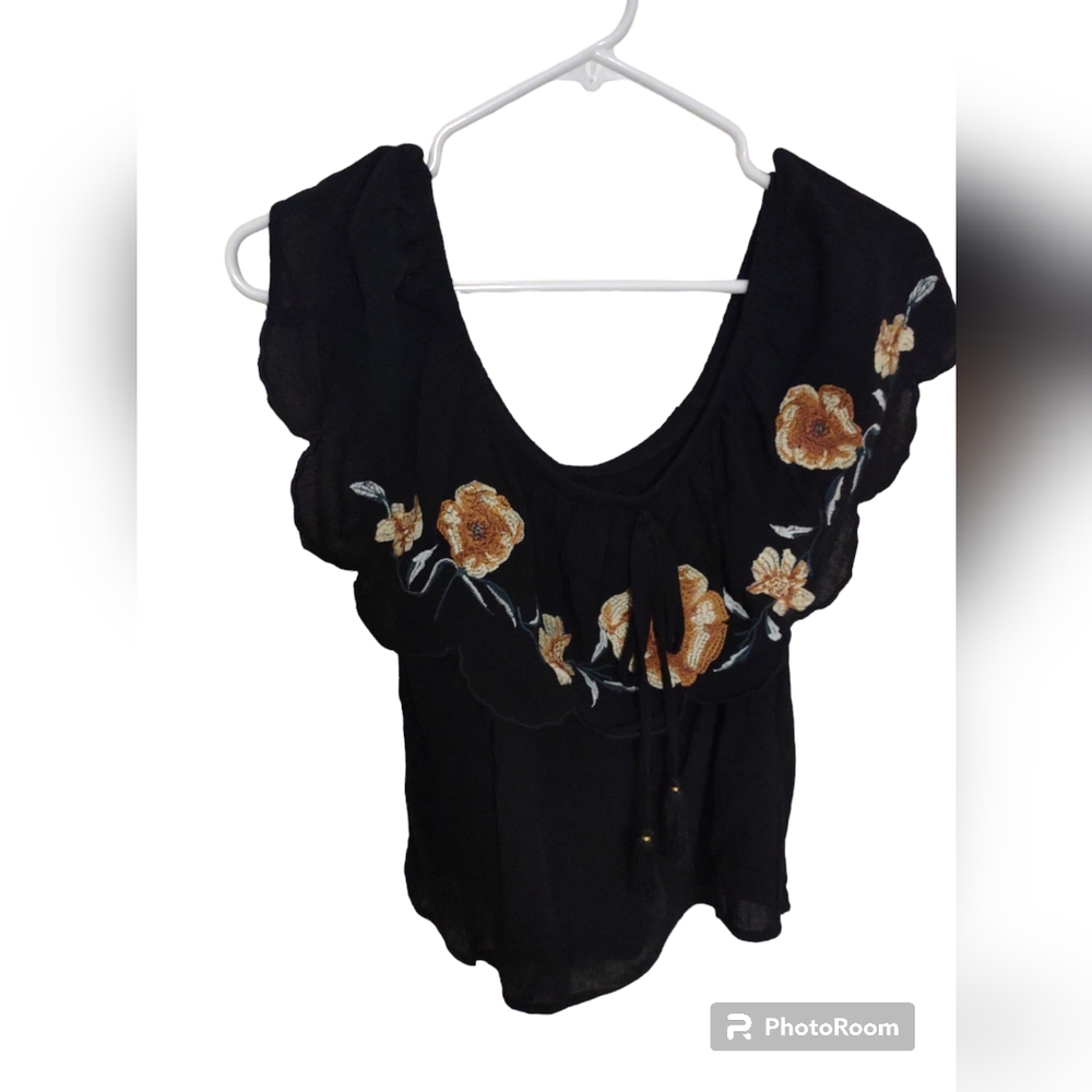 Xhilaration black boho floral off the shoulder top Size Medium - Picture 1 of 6